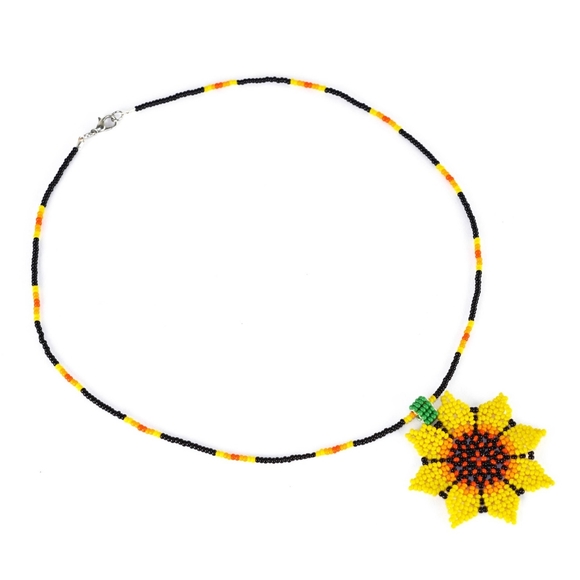 Handmade beaded necklace - Picture 2 of 3